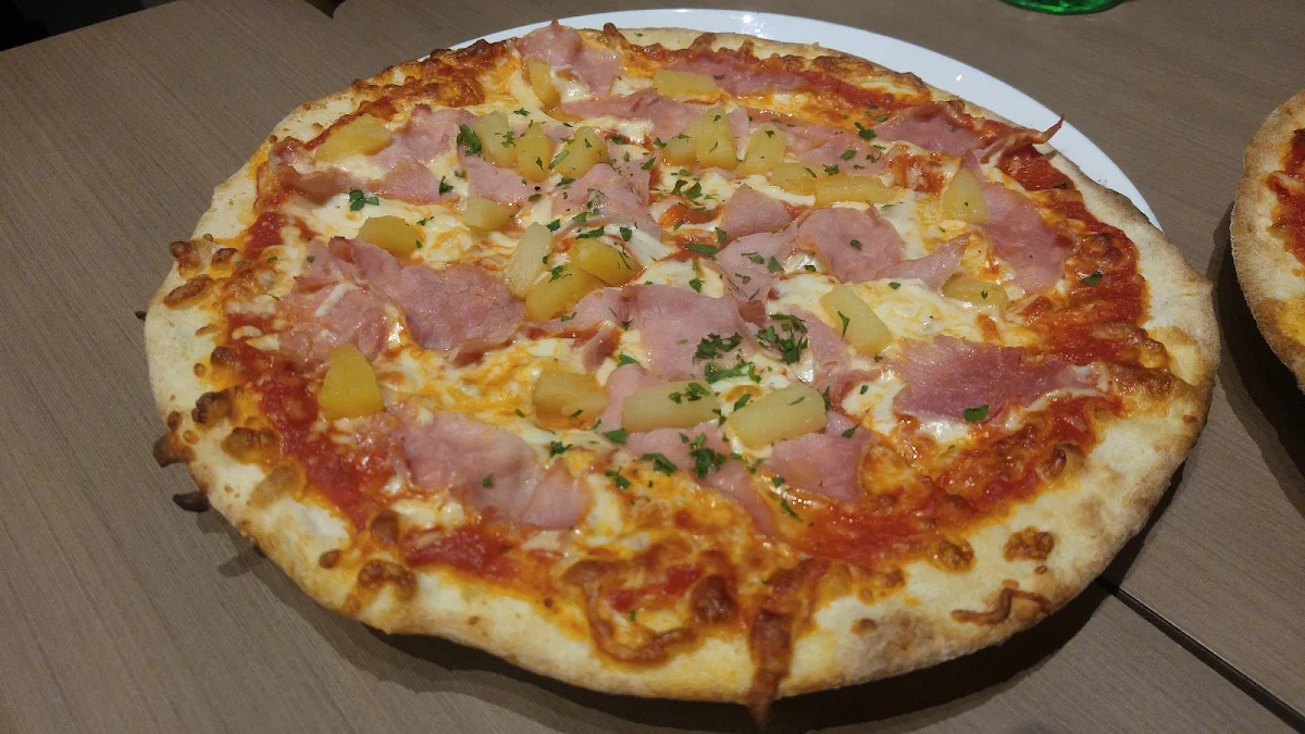 Hawaiian Pizza, JZ’s Pizza