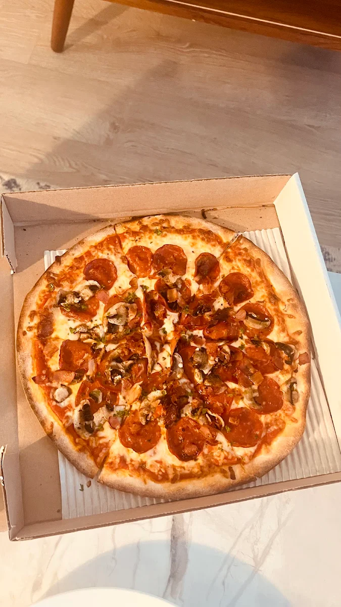 The Canadian Pizza, JZ’s Pizza