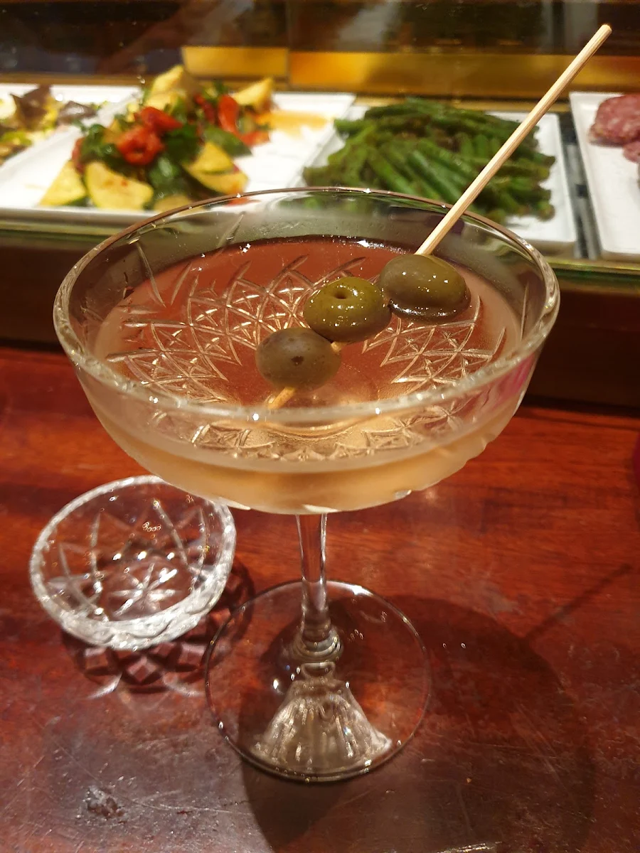 Dirty Vodka Martini, APOTECA