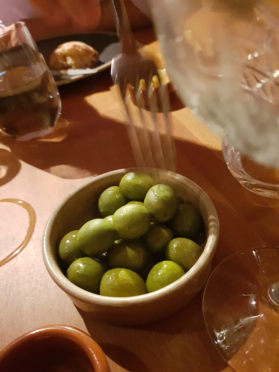 Olives, APOTECA