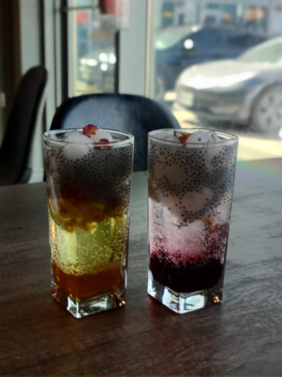 Saffron Drink, Tahchinbar