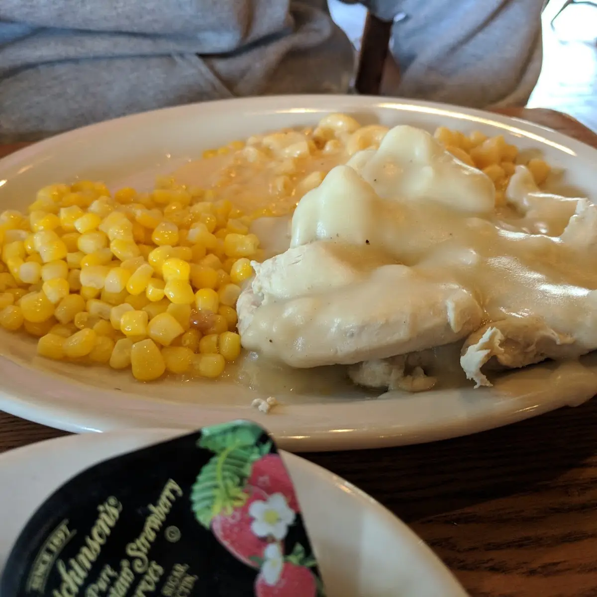 Corn and Mac N Cheese