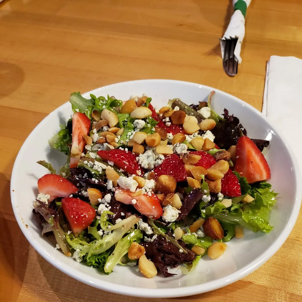 Strawberry Macadamia Nut Salad