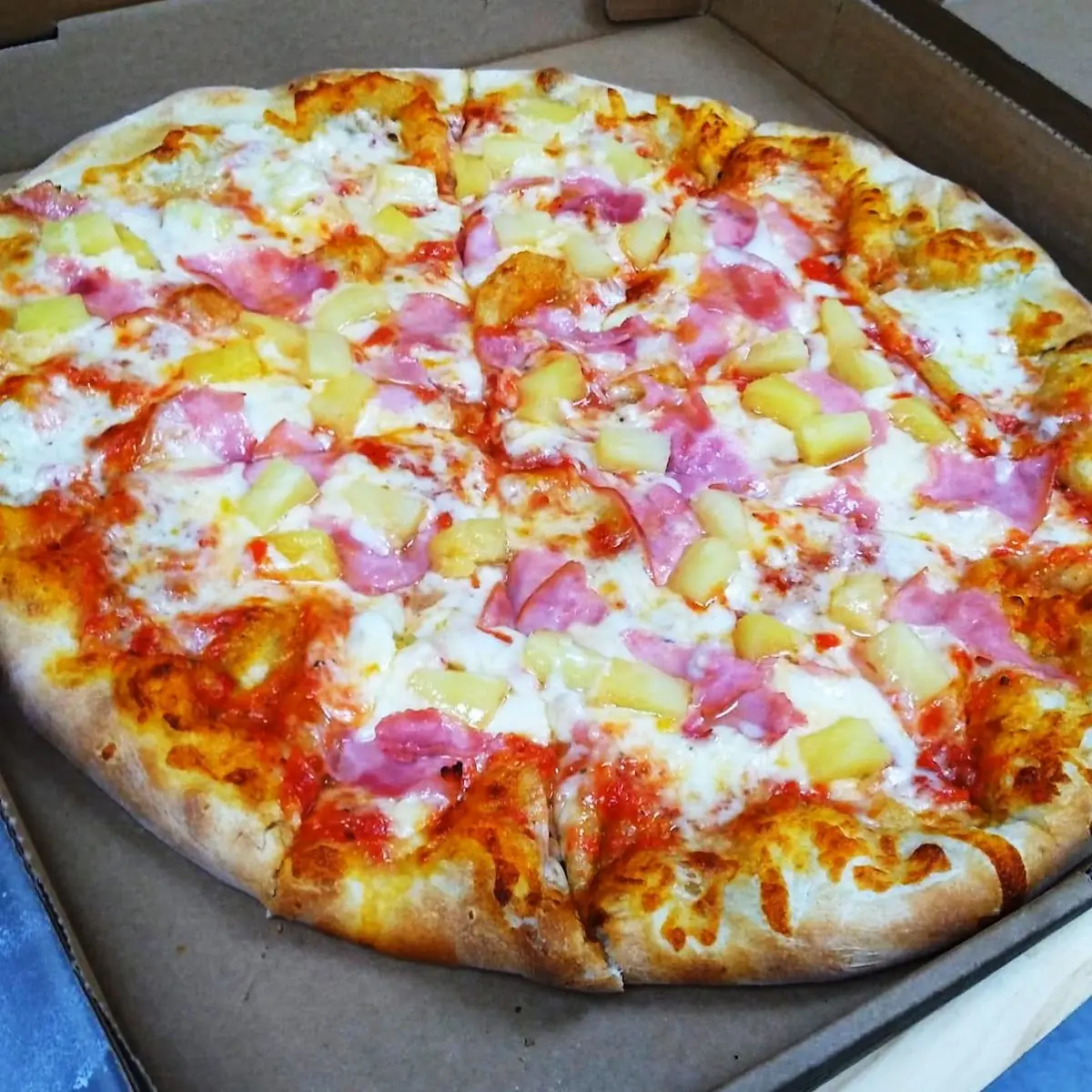 Hawaiian Pizza