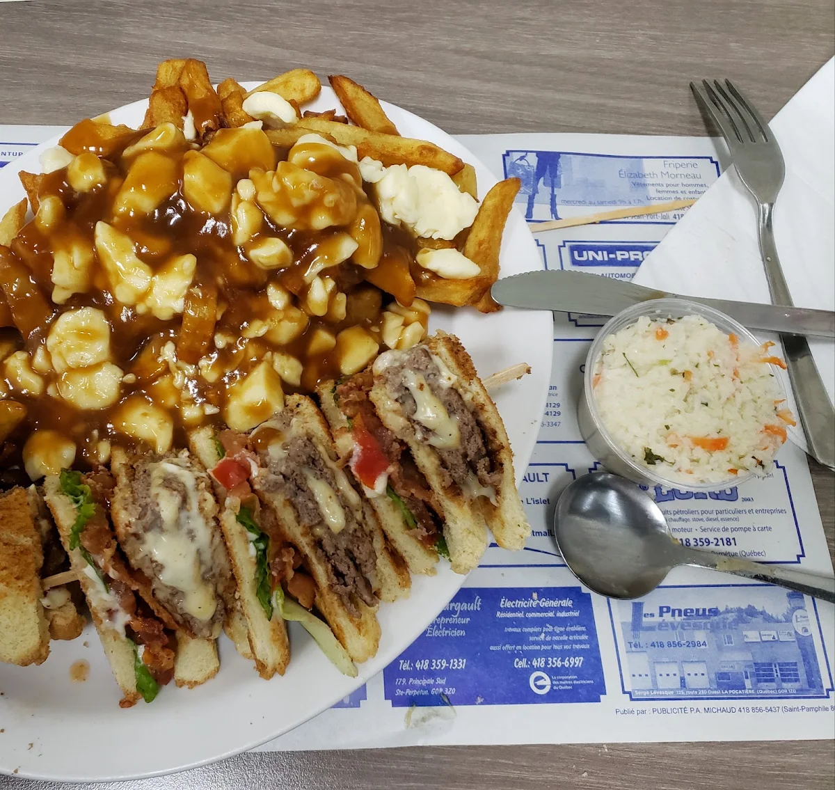 Club Sandwich Au Steak Et Poutine, Casse Croûte Le Traiteur