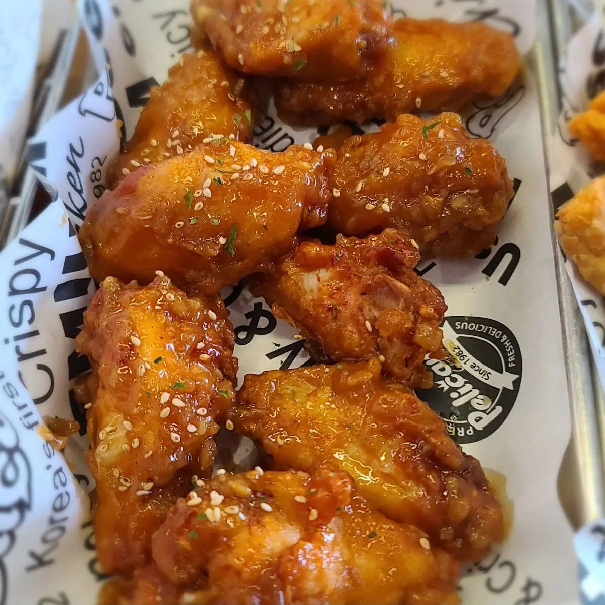 Chicken Wings w Garlic Sauce