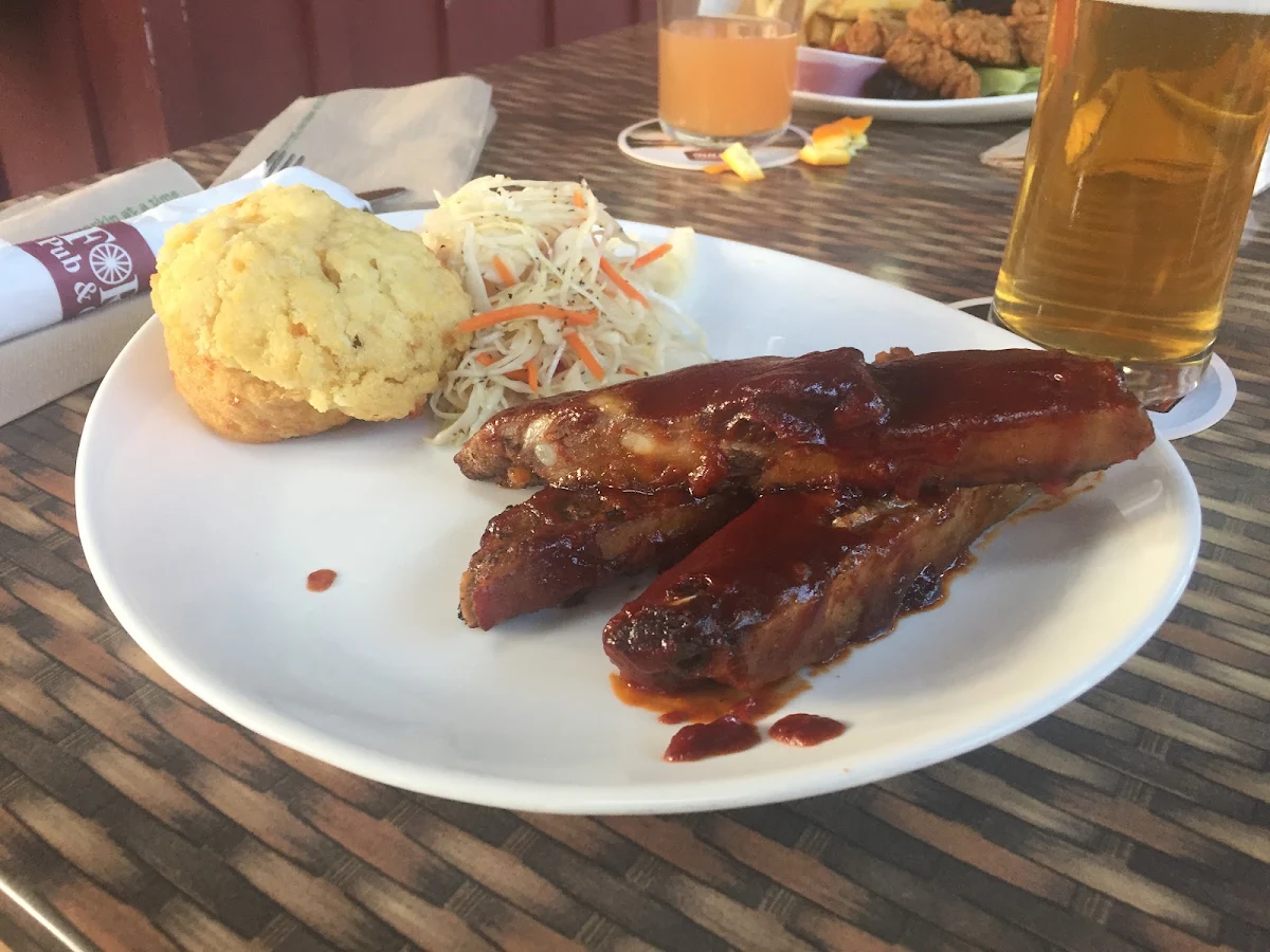 Ribs, Fort Pub & Grill