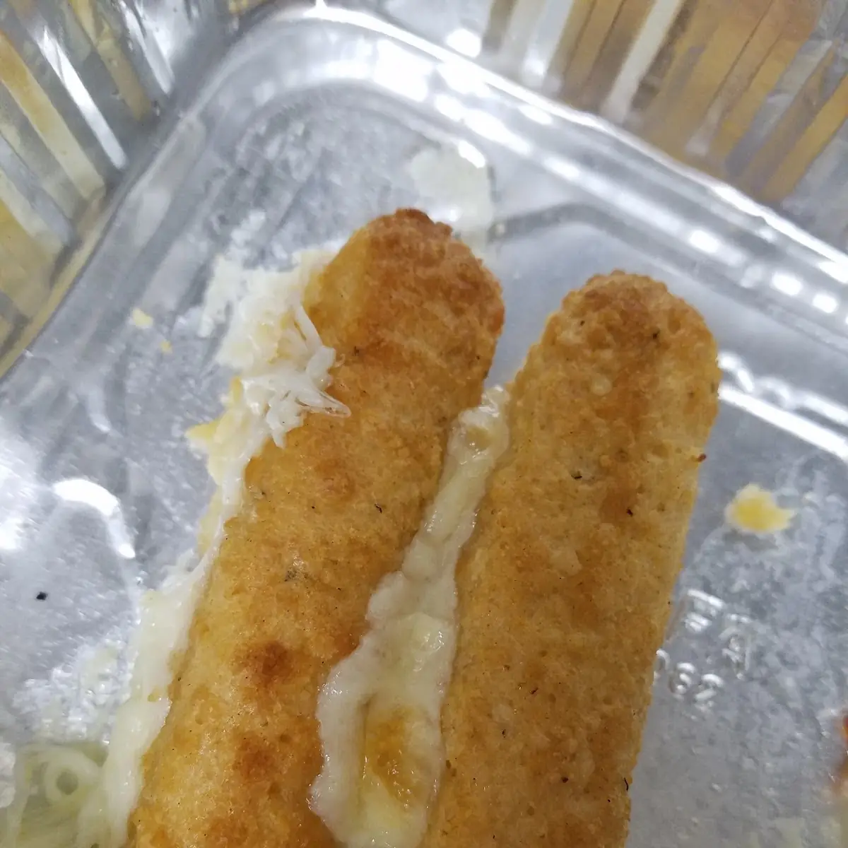 Breaded Mozzarella Sticks with Marinara Sauce