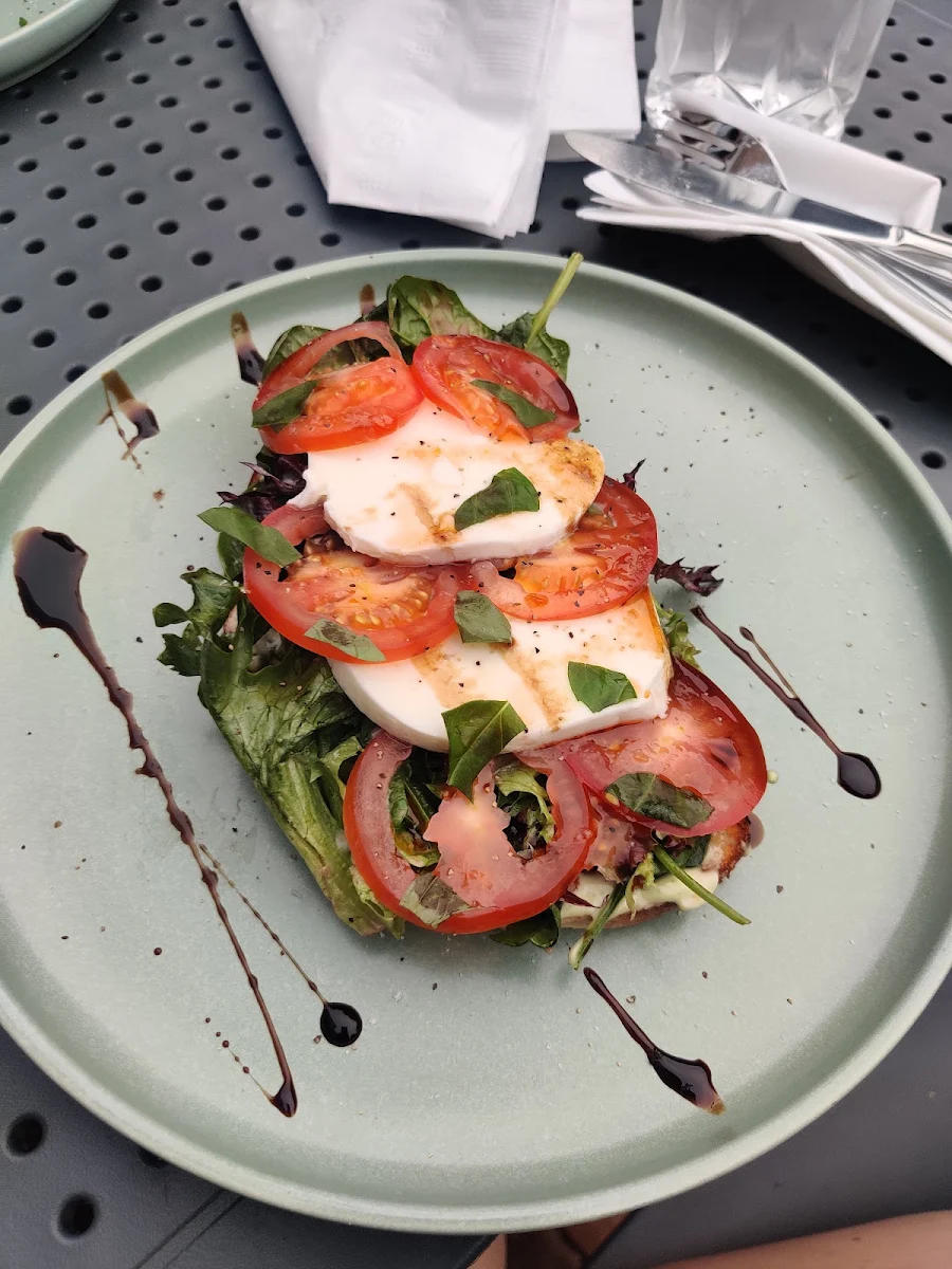 Caprese Tartine, Bibi Bistro