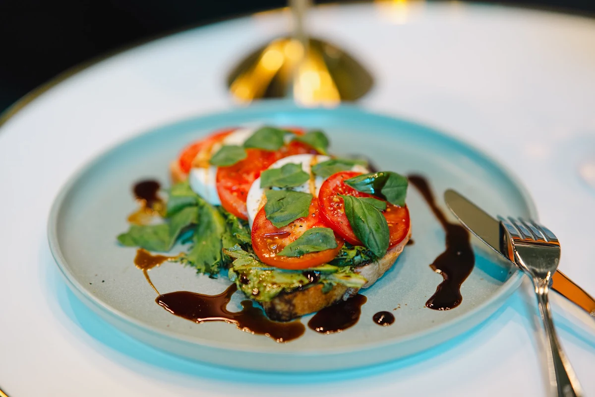 Highlights, Bibi Bistro