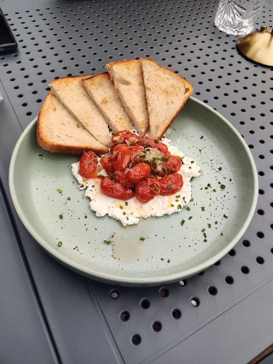 Tomato Confit & Ricotta, Bibi Bistro