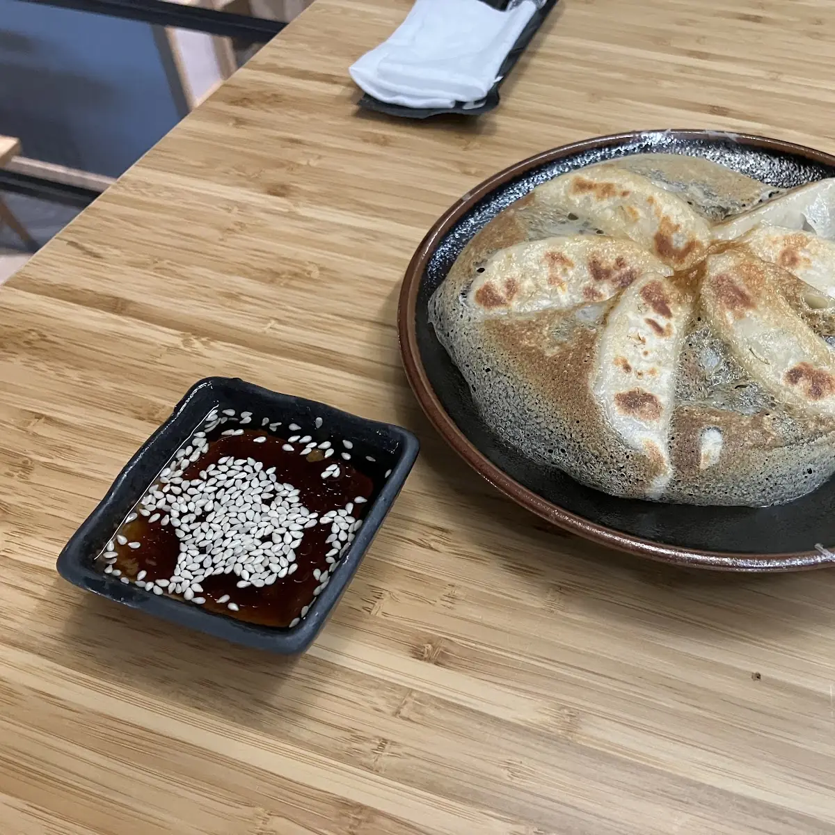 Pan Fried Gyoza Dumplings 6pcs