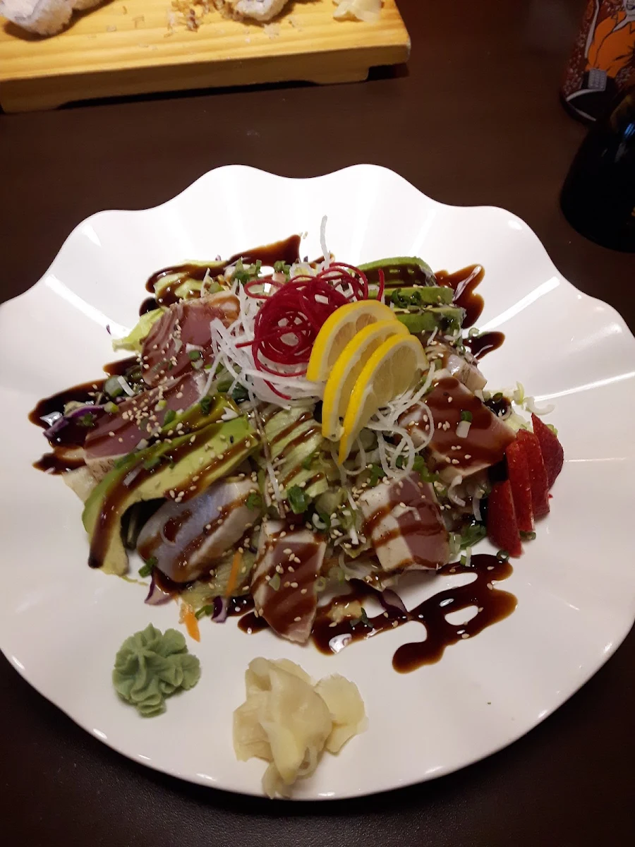 Tuna Tataki Salad