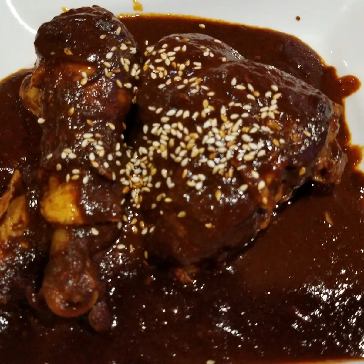 Pollo En Mole Poblano Platos