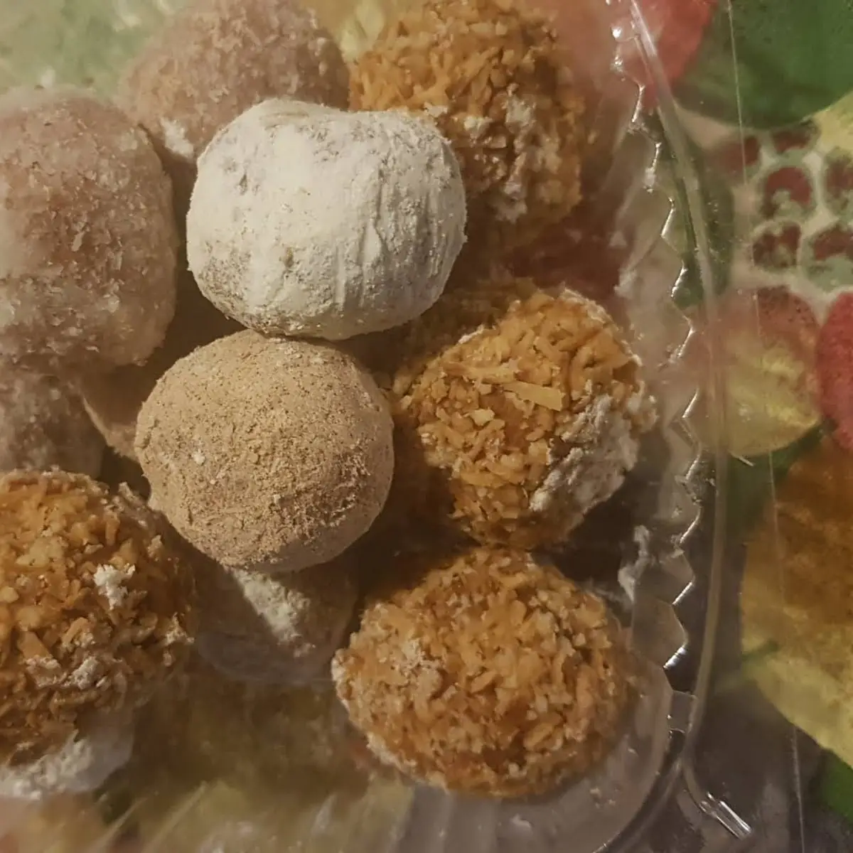 Mini Donuts Balls with Many Flavor Pownder