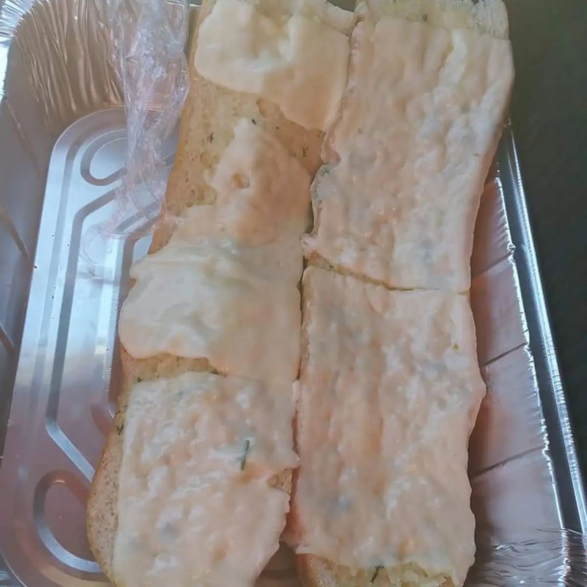 Cheesy Garlic Bread with Mozzarella