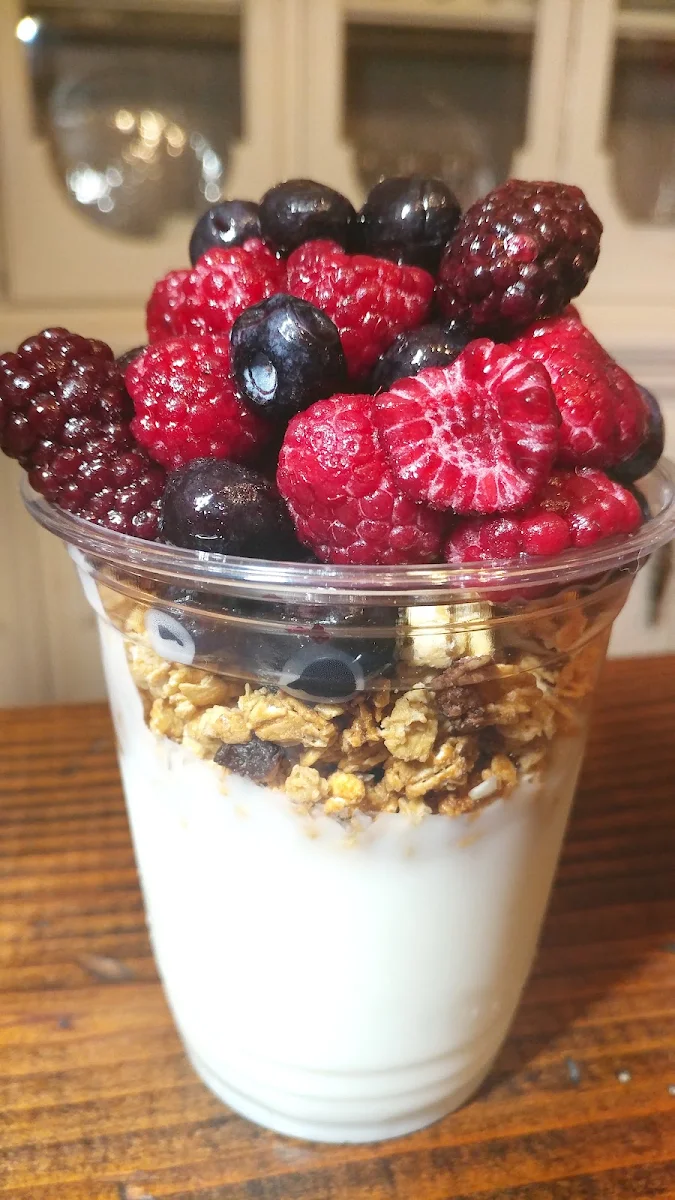 Yogurt Parfait Berries