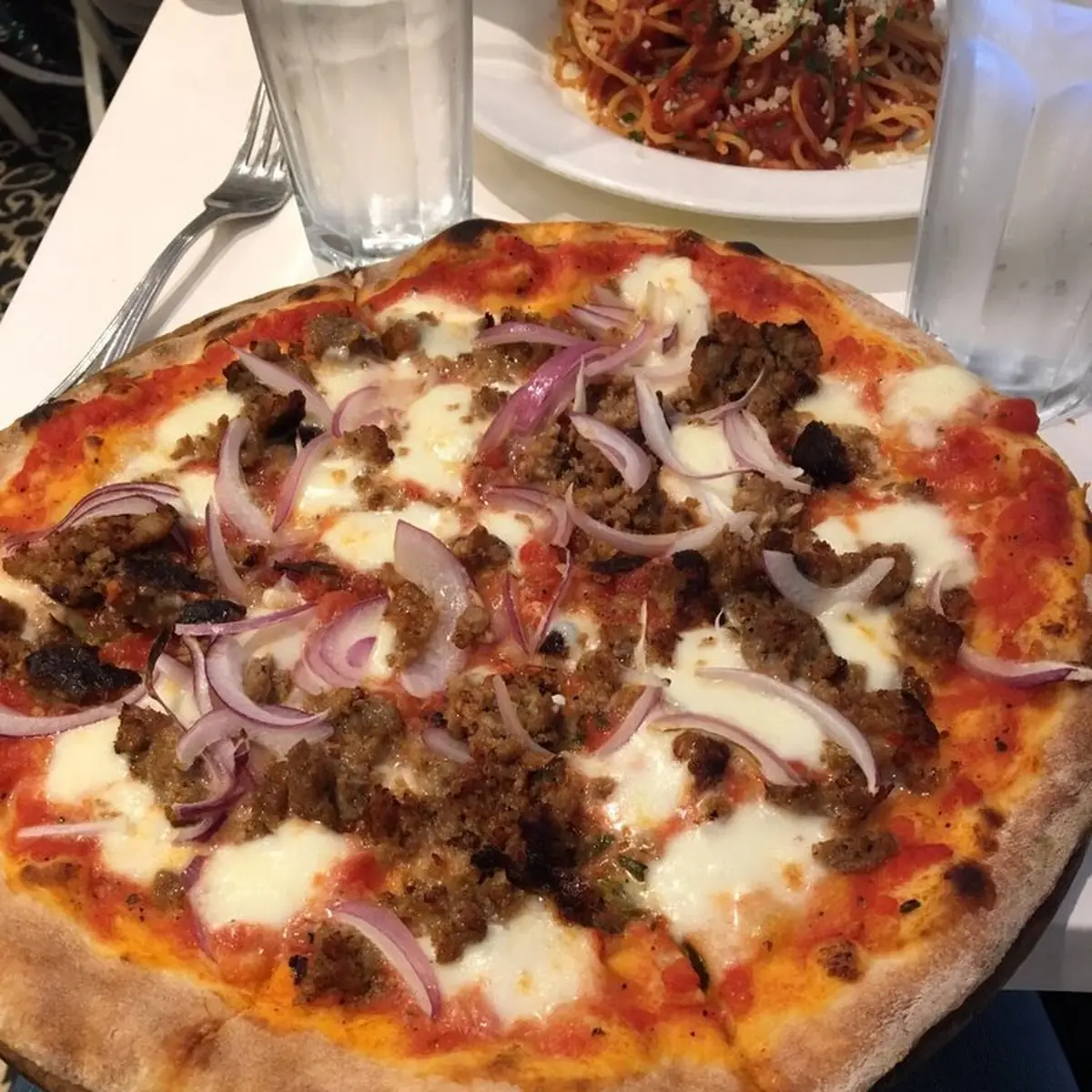 Salsiccia & Cipolla Pizza