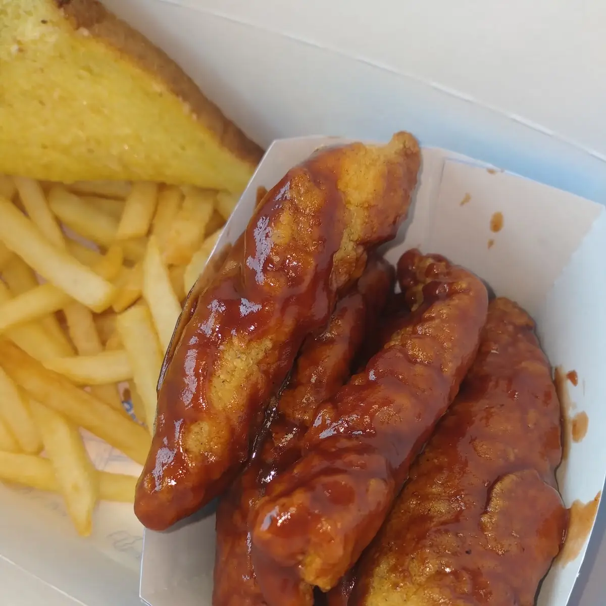 Honey BBQ Chicken Basket