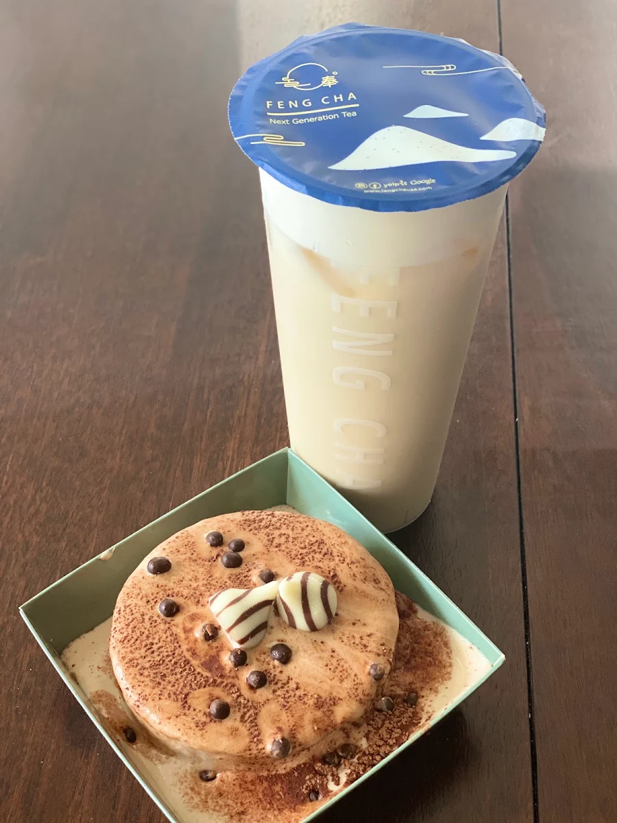 Oolong Milk Tea with Cheese Foam