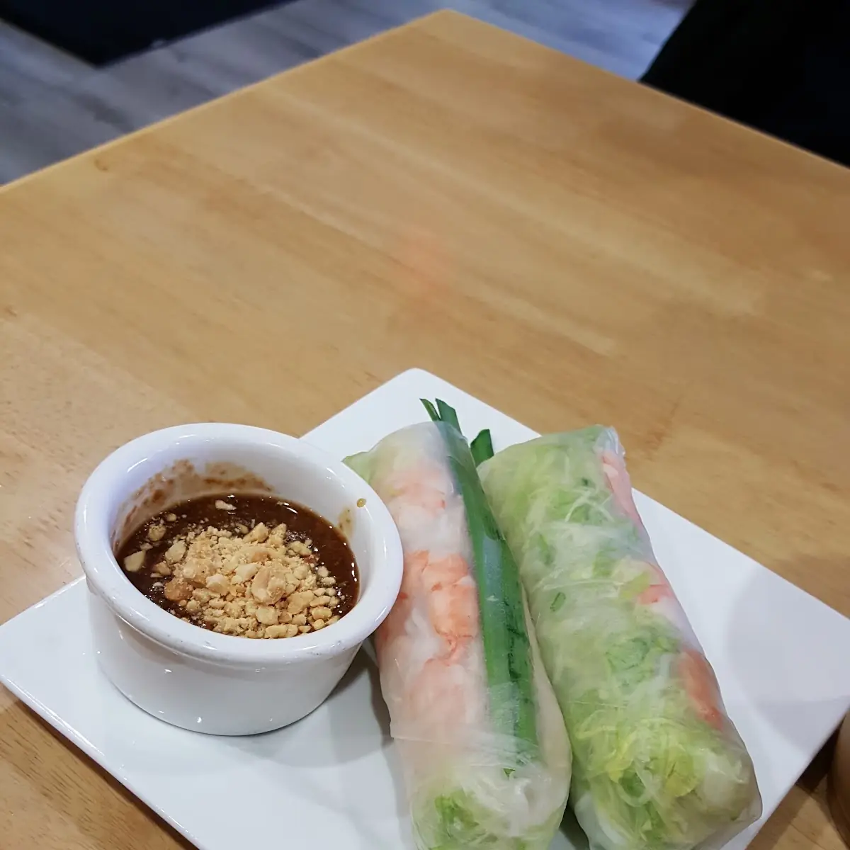 Spring Roll w Peanut Sauce