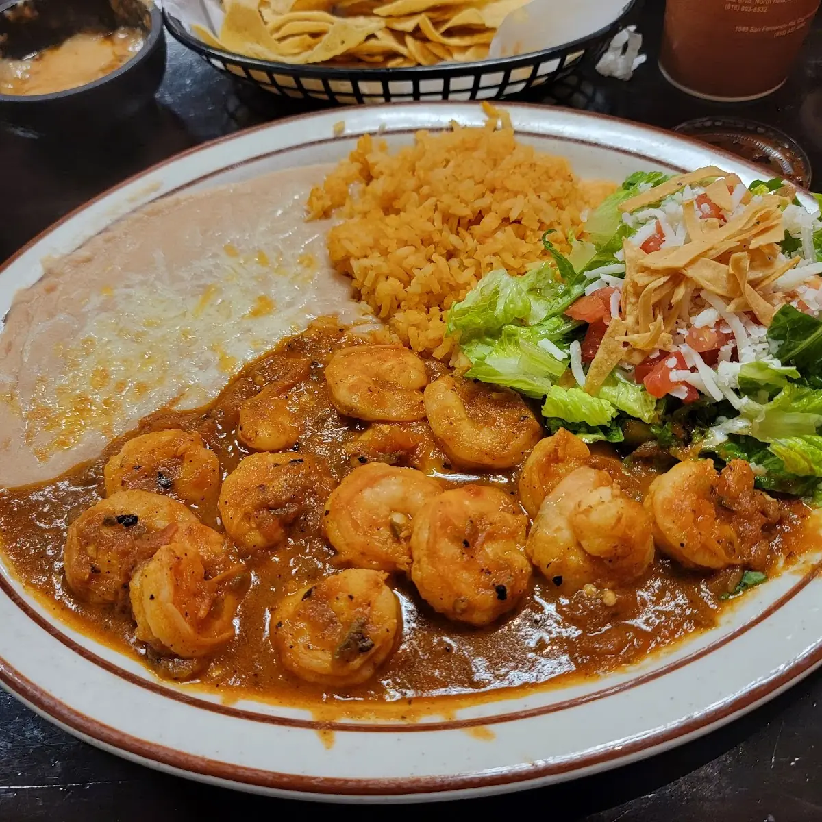 Camarones En Salsa Molcajete