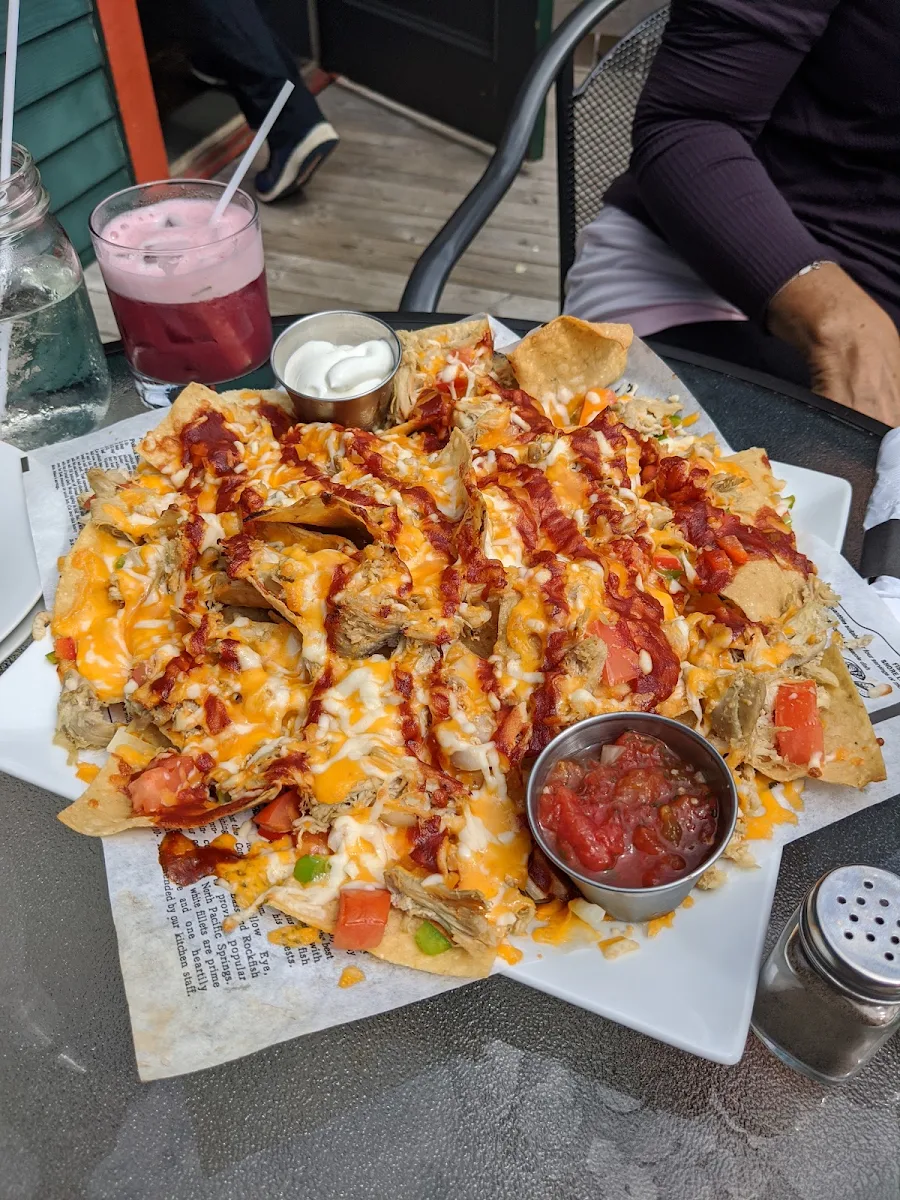 Nachos with Chicken, Ragged Rocks Gastropub