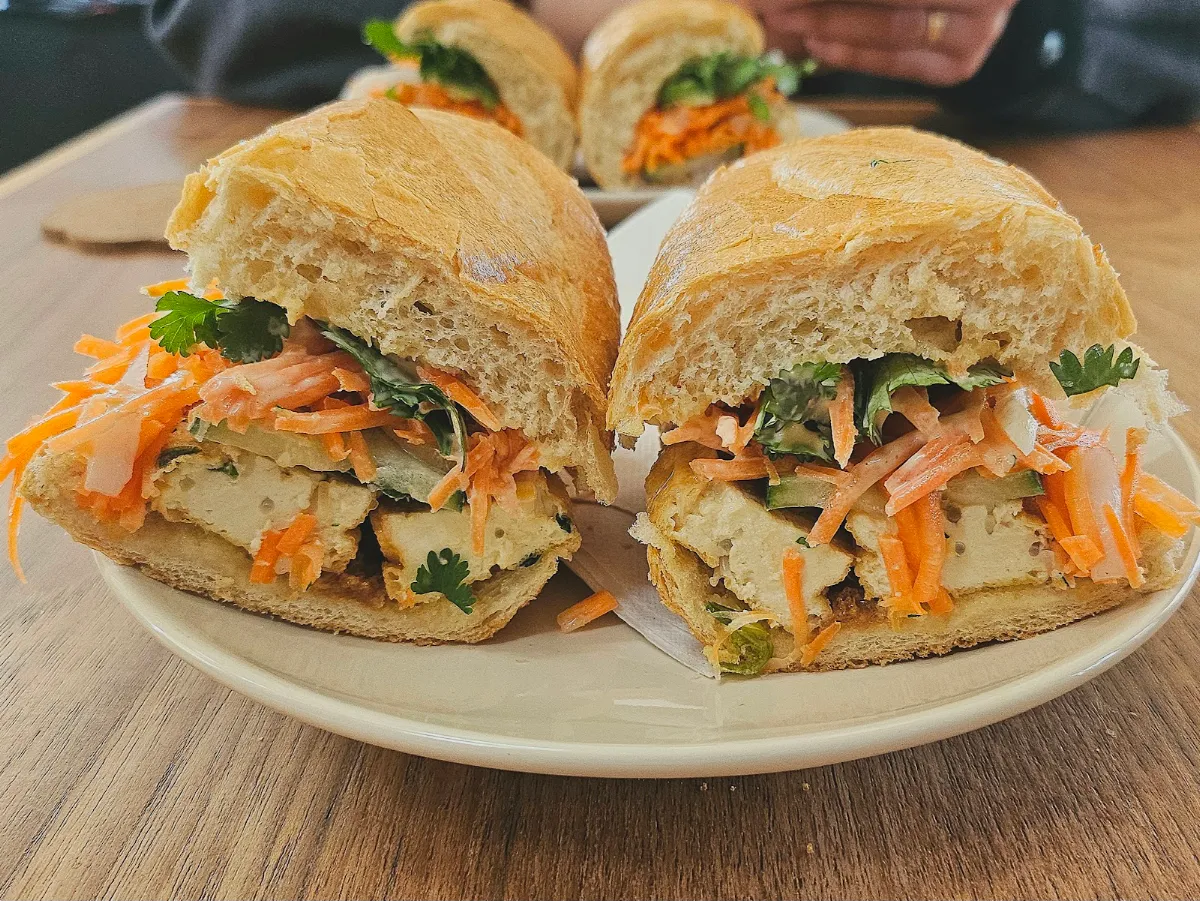 Onion Tofu Spicy Mayo Bahn MI