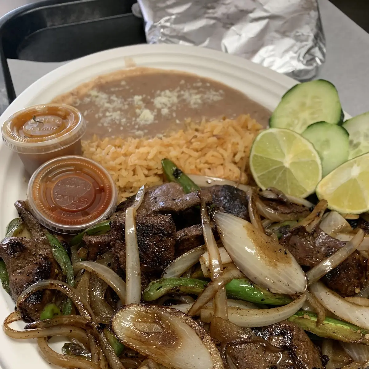 Bistec Encebollado Plate