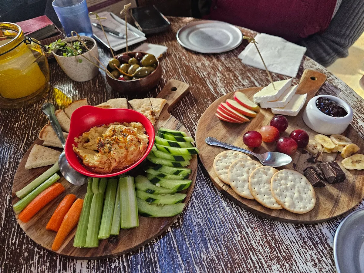 Hummus Plate Olives