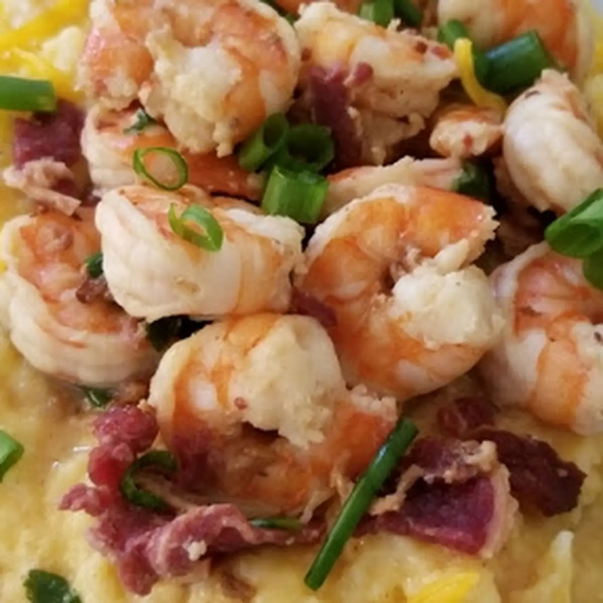 Jumbo Shrimp N Cheezy Grits with Beef Bacon
