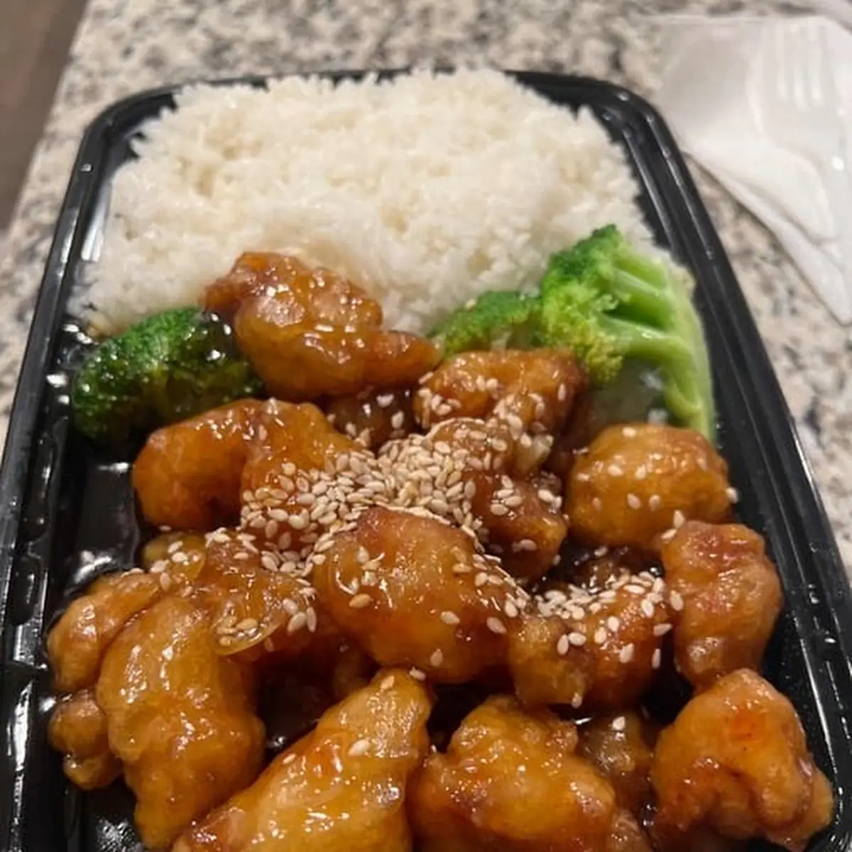 Sesame Chicken with White Rice