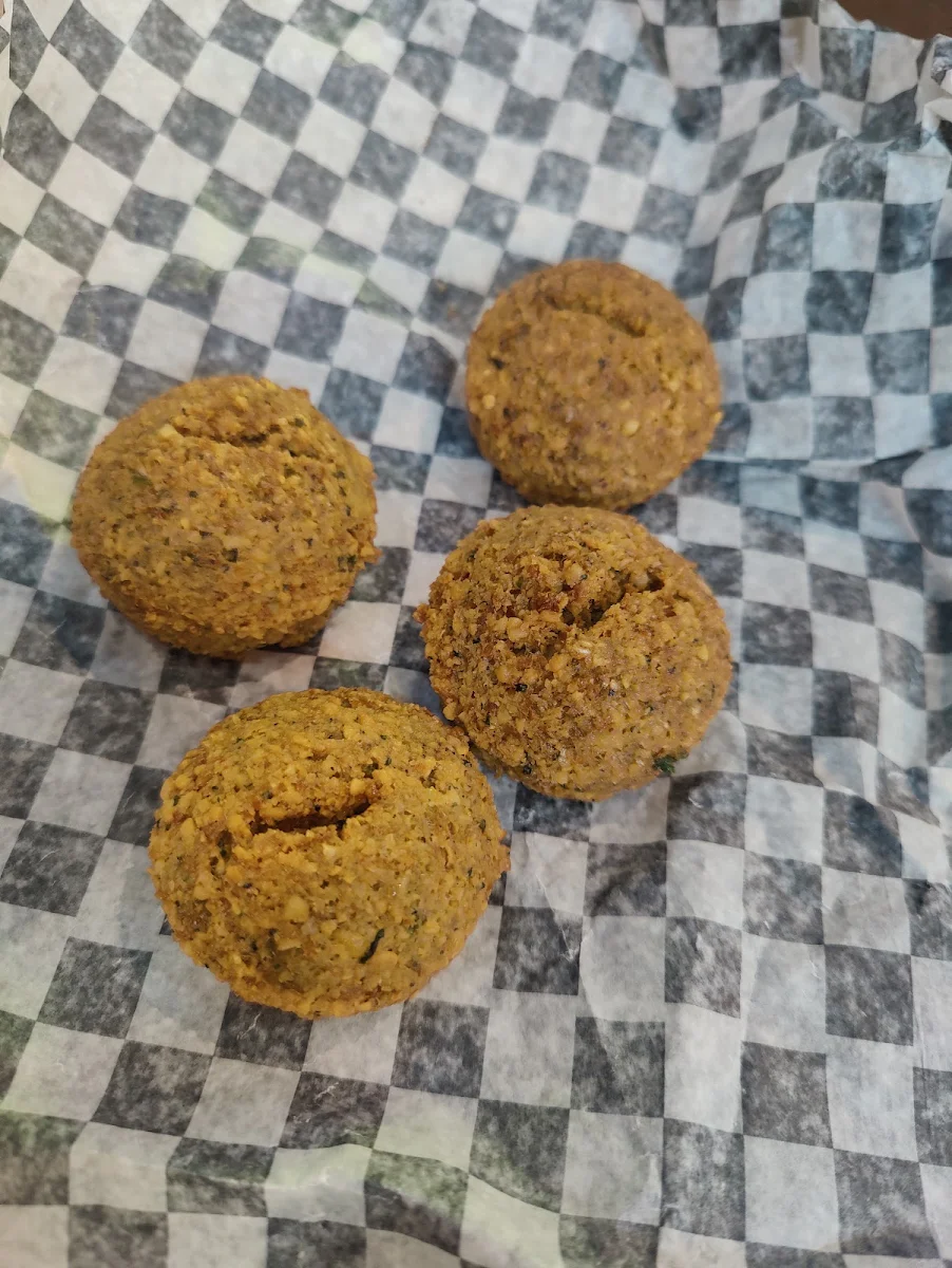 Highlights, Falafel Factory (Larry Uteck Area)