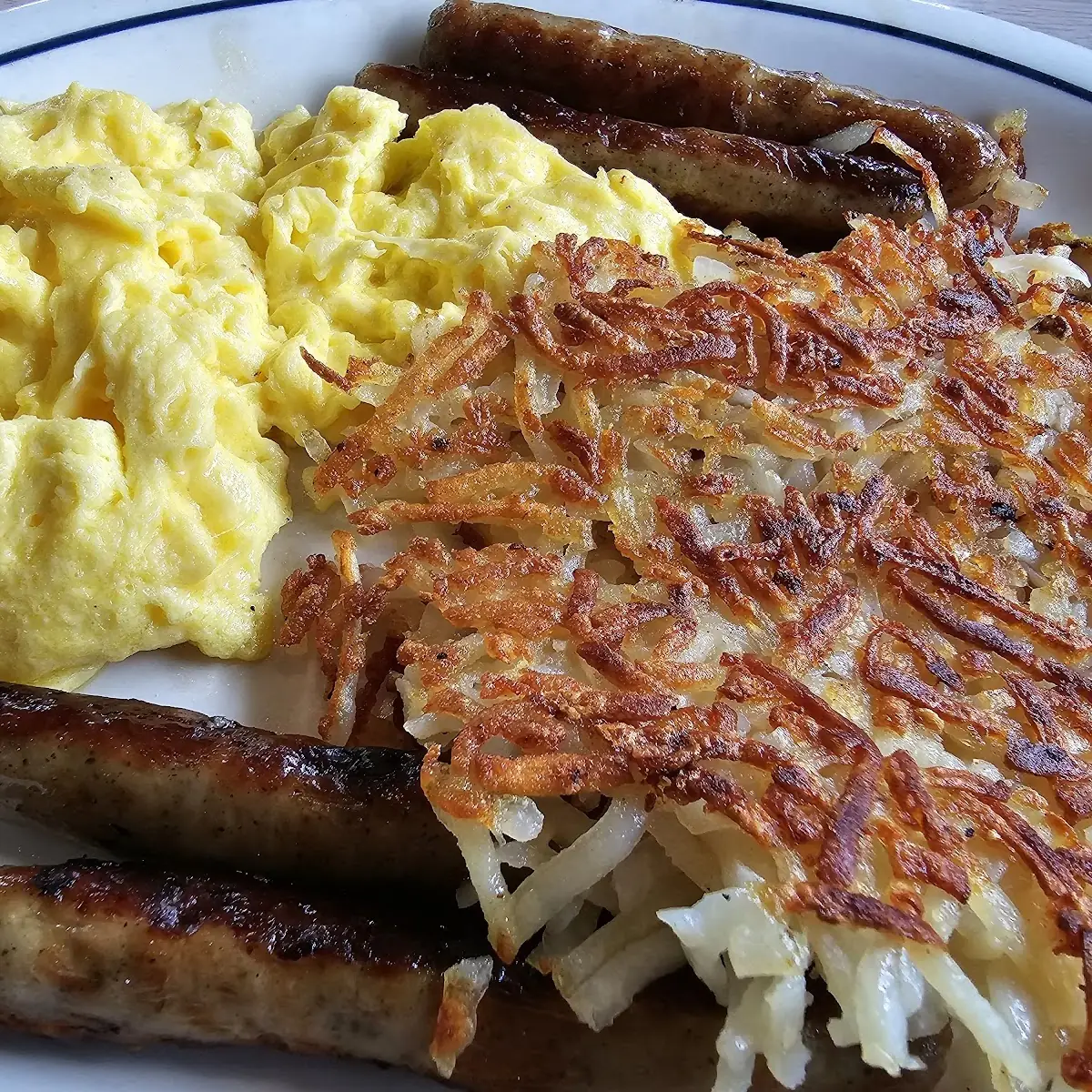 Scrambled Eggs Sausage Links & Hash Browns