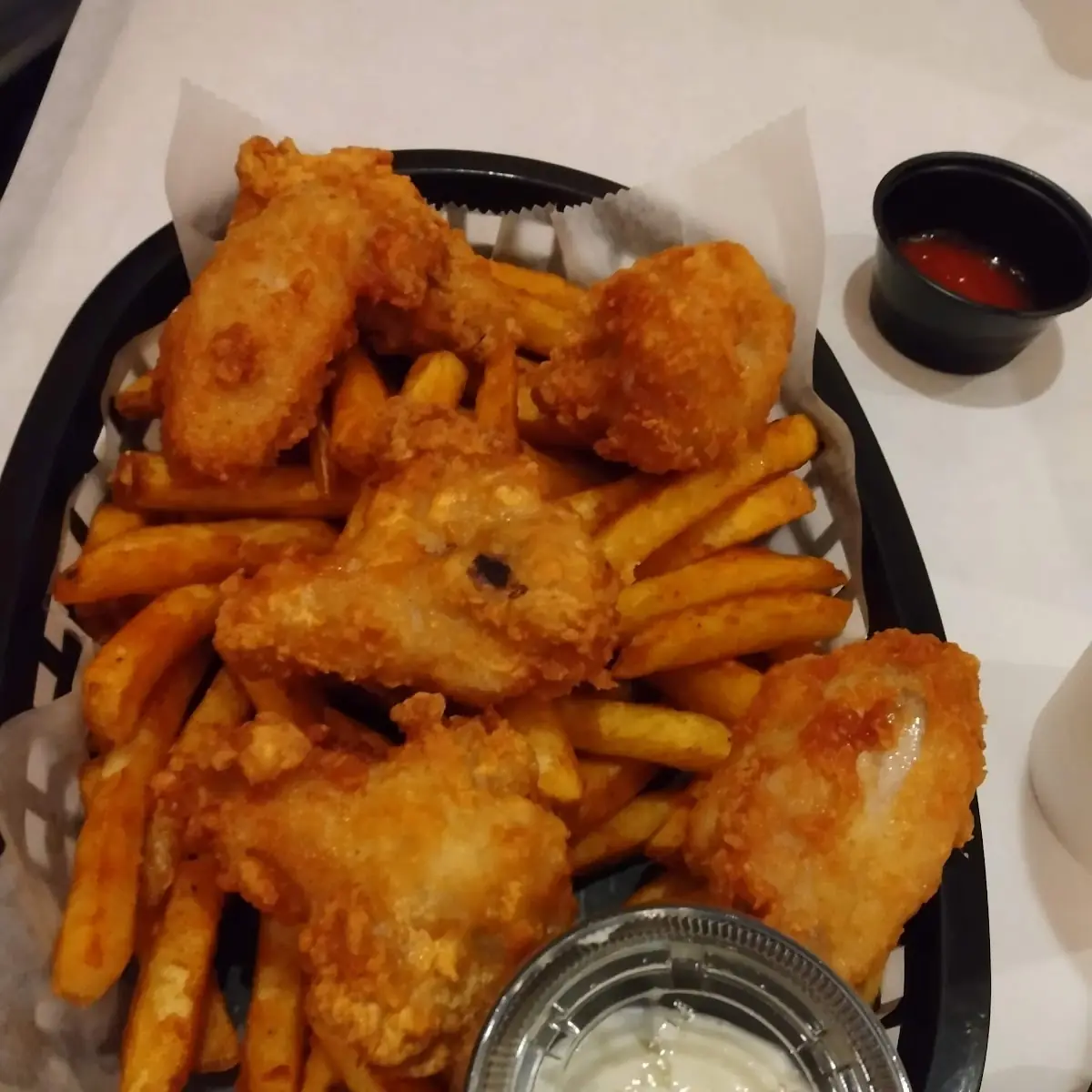 Chicken Wings with Fries
