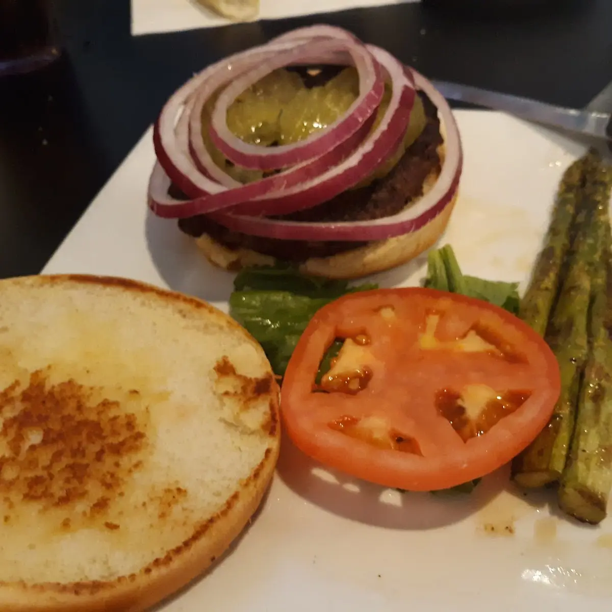 Classic Burger with Asparagus