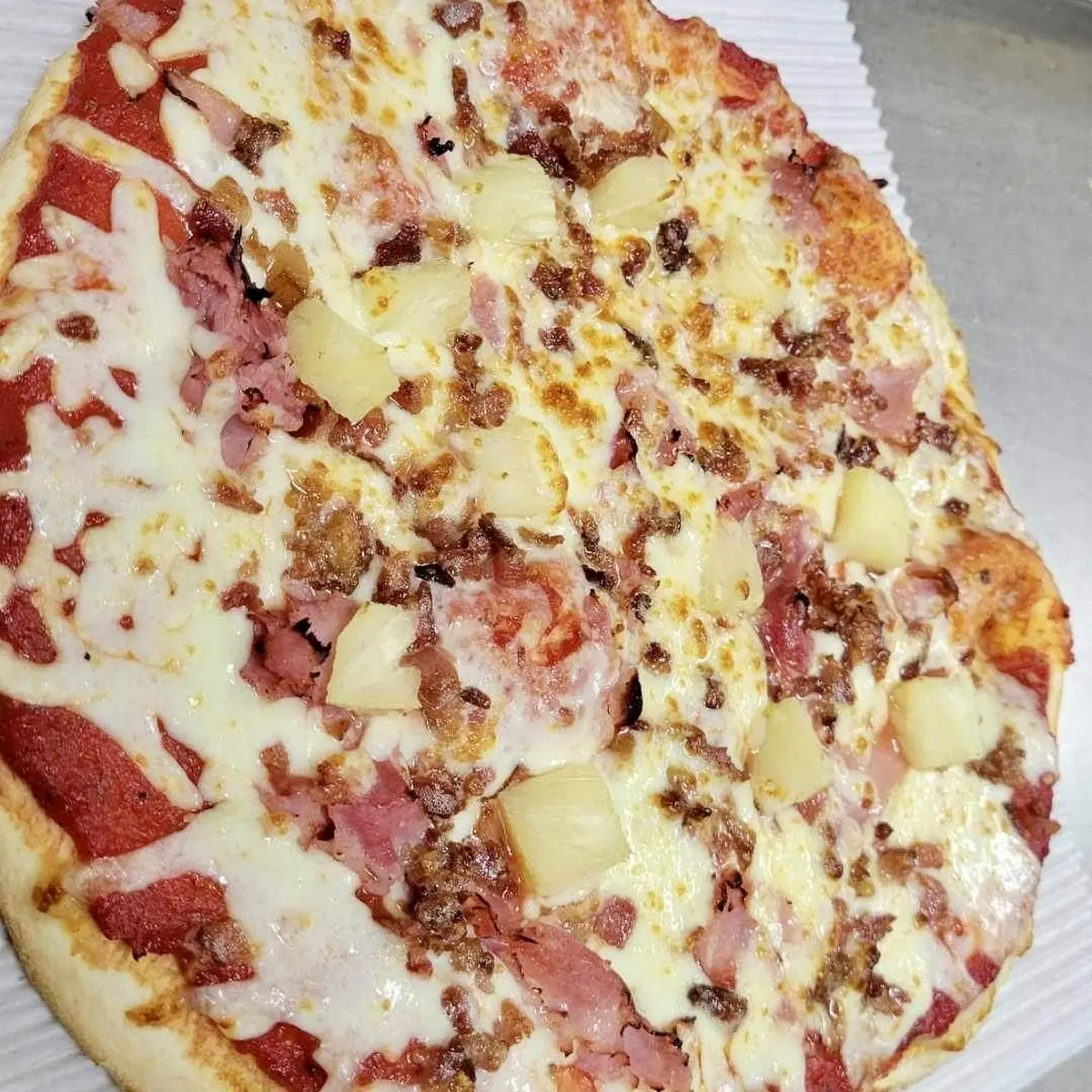 Aloha Hawaiian Pizza