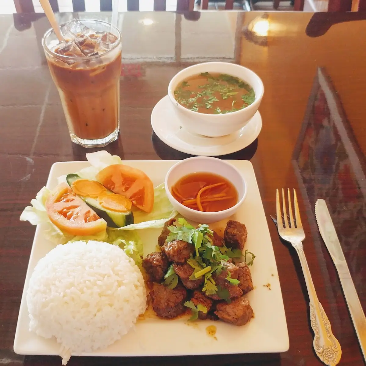 Grilled Beef with Steamed Rice
