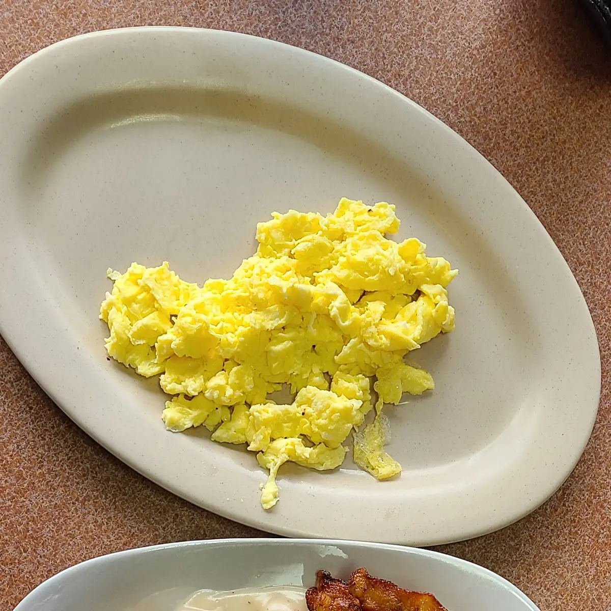 Crispy Bacon Biscuit with Gravy Scrambled Eggs