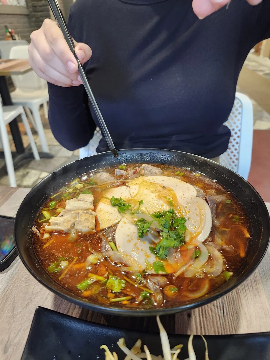 Bun Bo Hue L, Restaurant I AM PHO (Saint-Laurent)