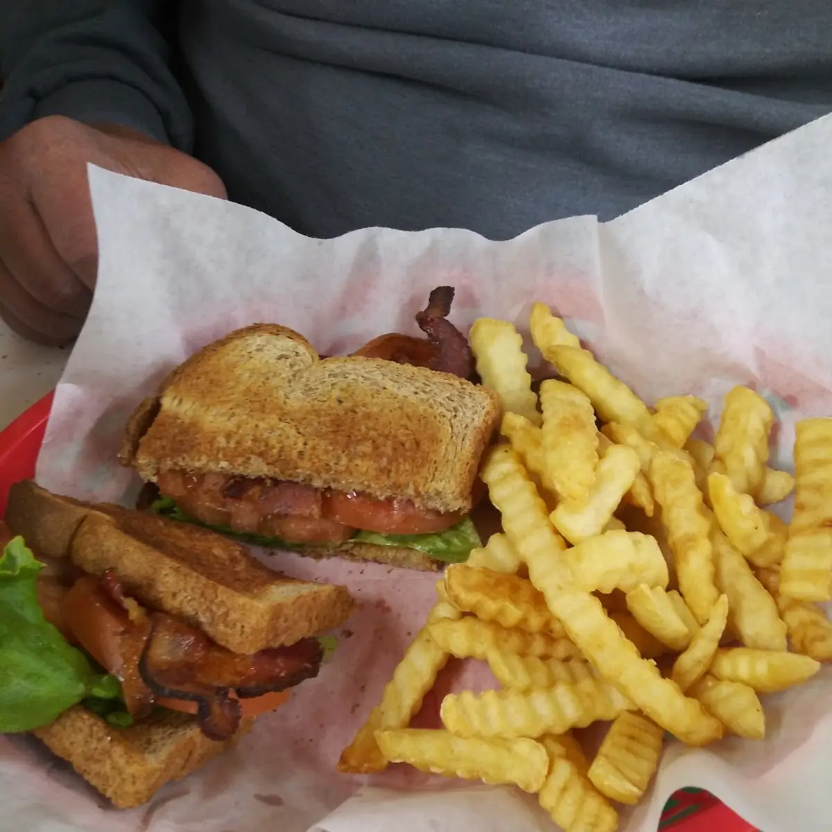 blt w French Fries