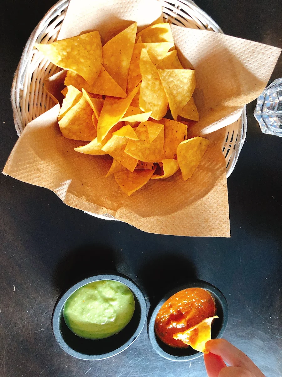 Guacamole Chips & 2 Salsas