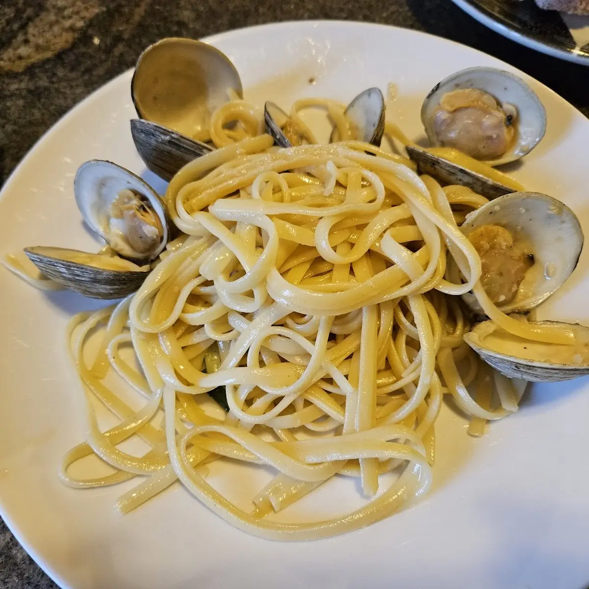 Linguine with White Clam Sauce