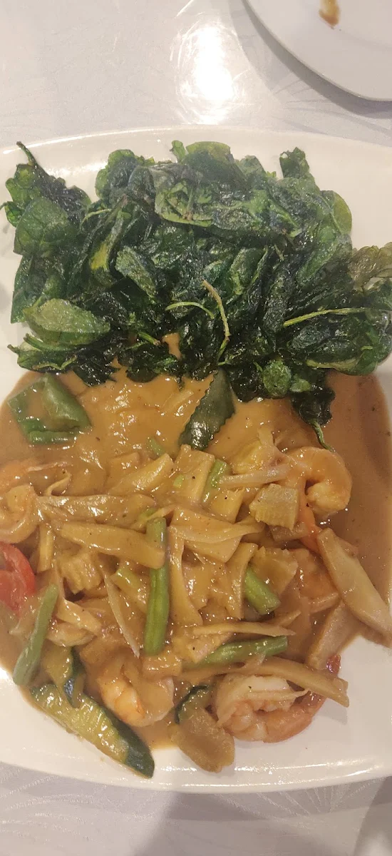 Crispy Spinach with Shrimp, Fresh Rolls Restaurant