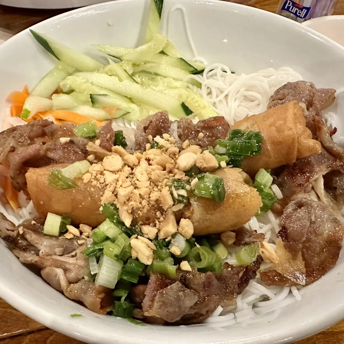 Bún Chả Giò Chạy