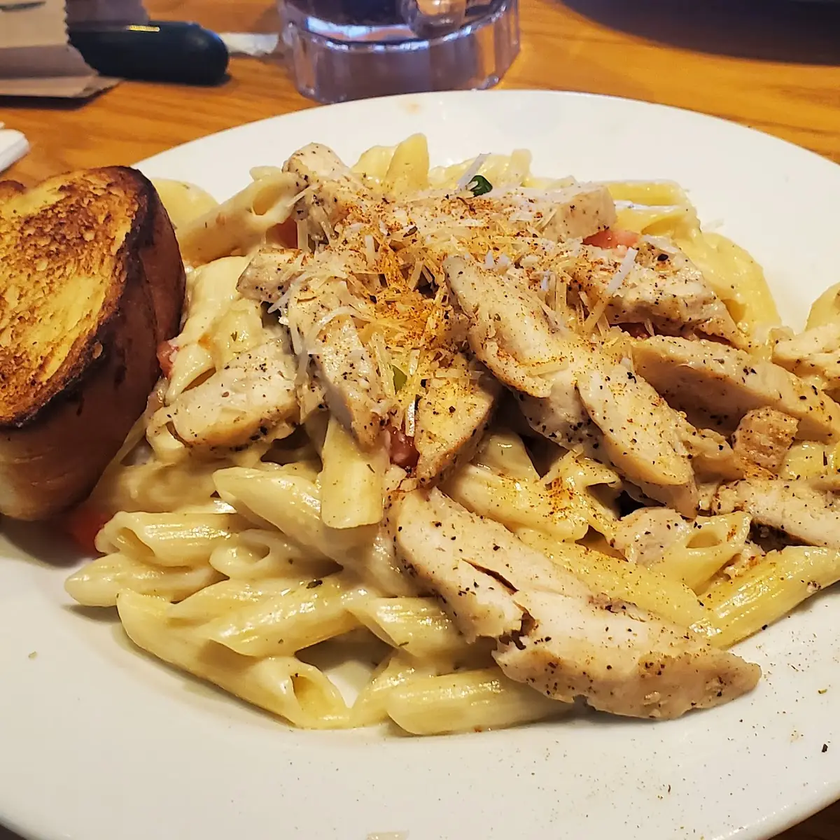 Pepper PALS Cheesy Chicken Pasta