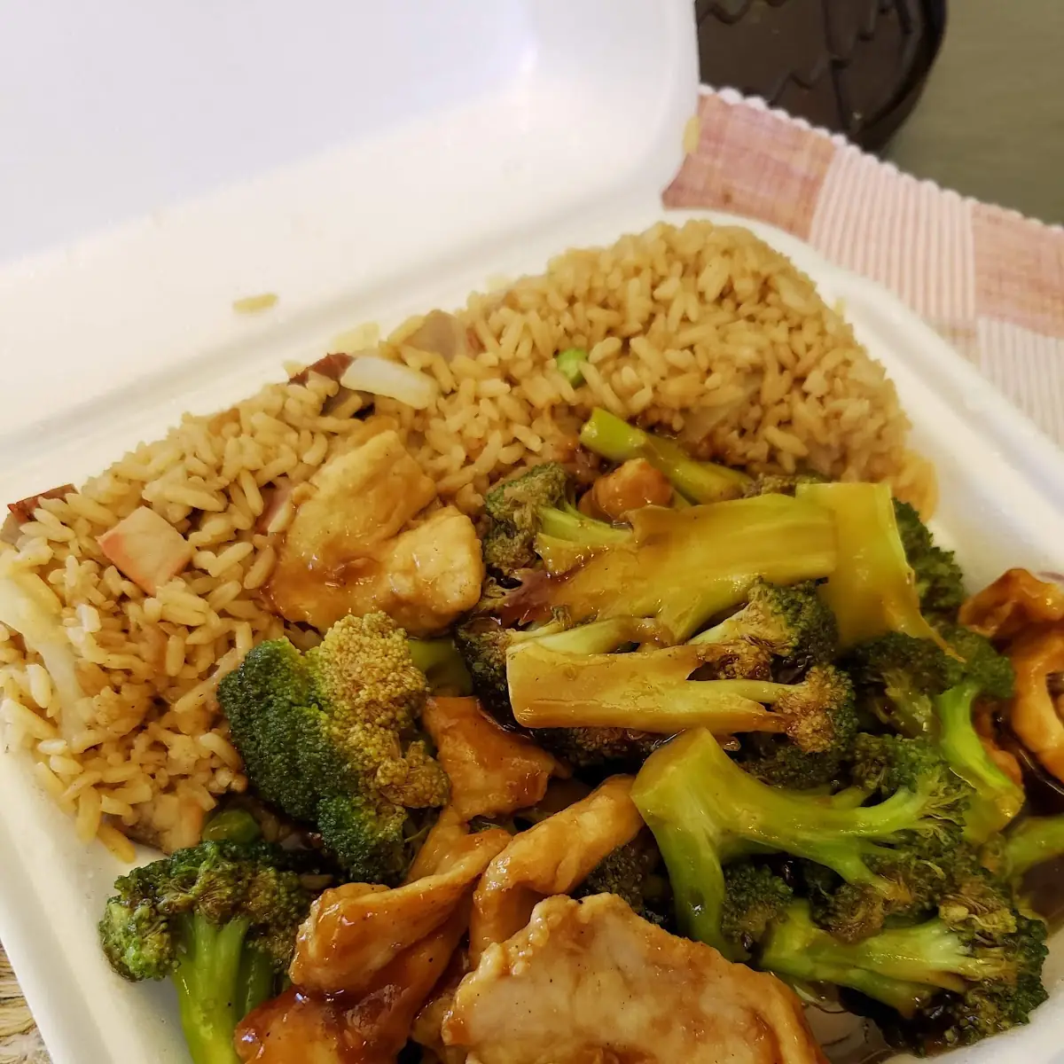 Steamed Chicken with Broccoli