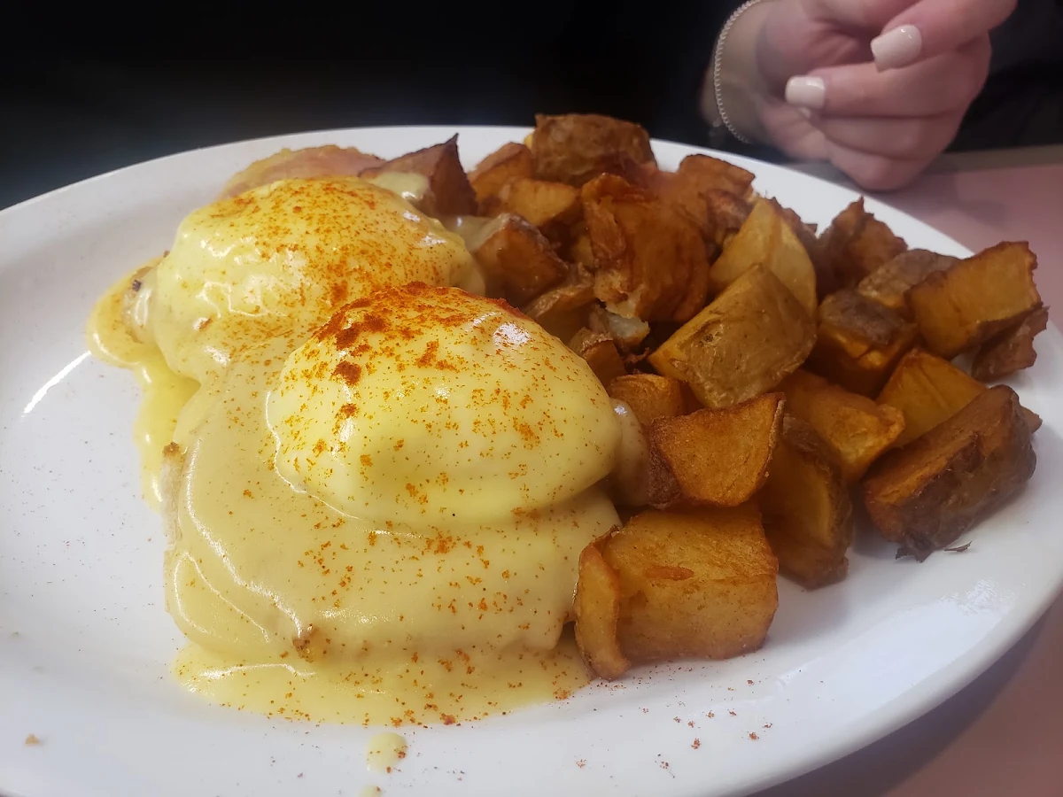 Eggs Benedict