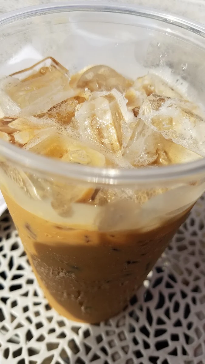 Medium Decaf Cafe Sua Da Iced