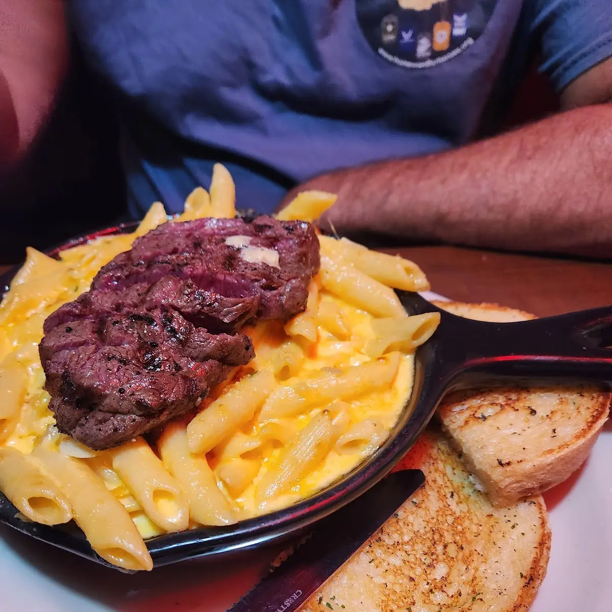 Steakhouse Mac 'N Cheese